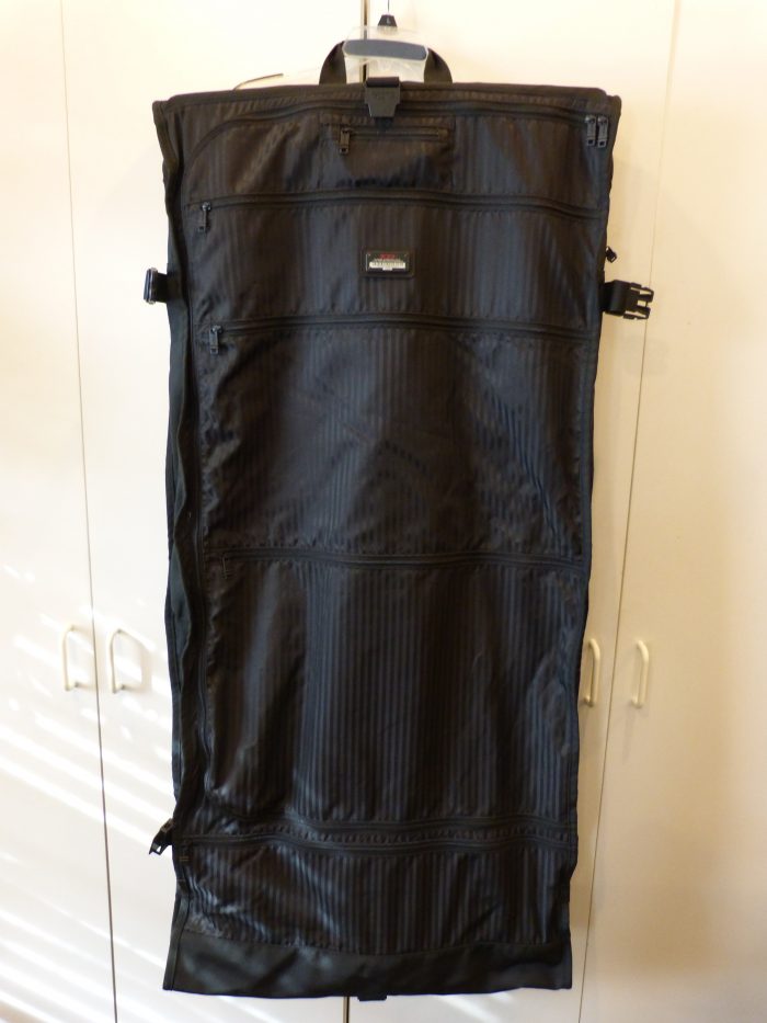 Tumi Alpha 3 Folding Suit Garment Bag Black 233D3
