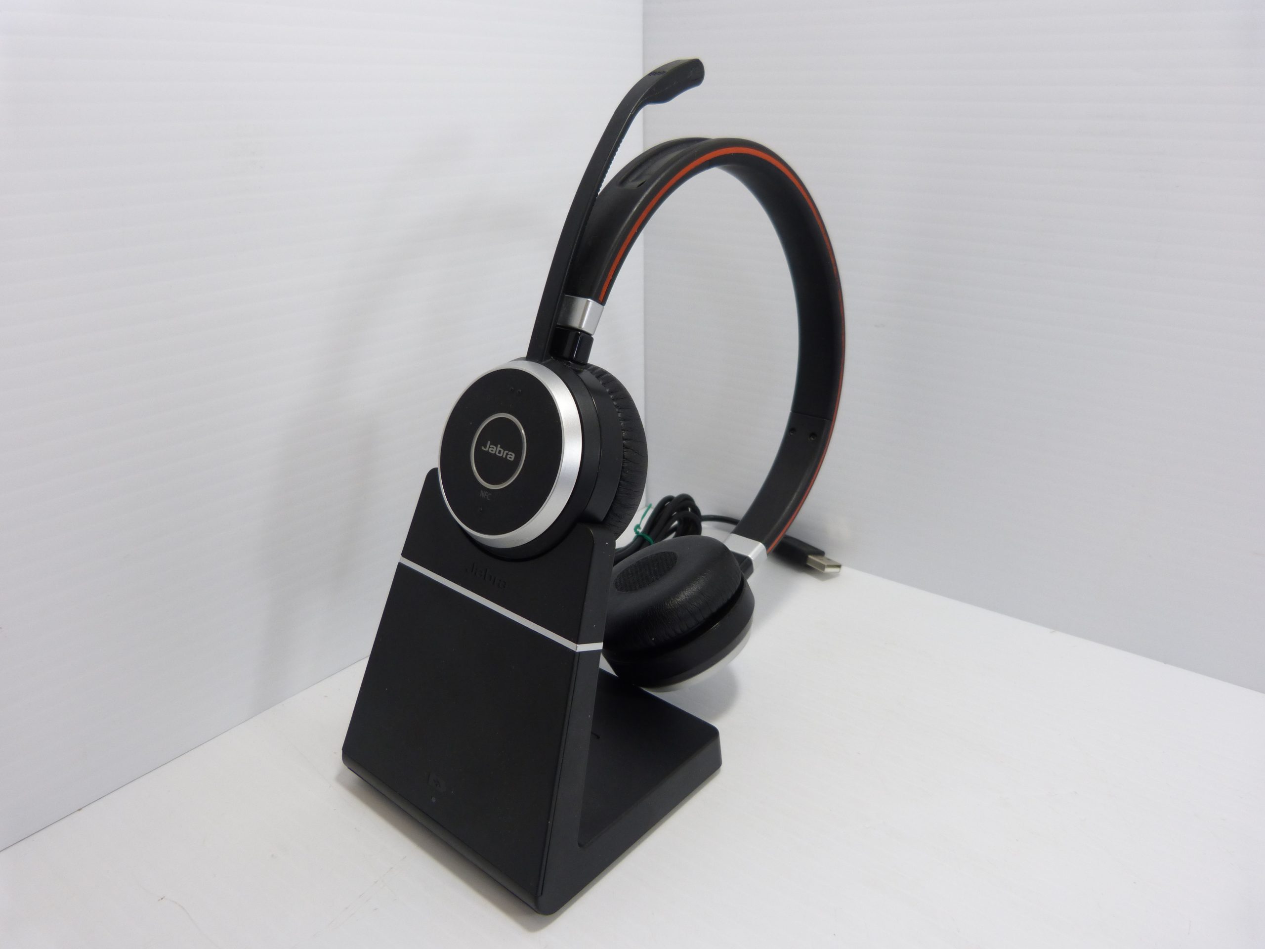 Jabra Evolve 65 Stereo UC Bluetooth Headset HSC018W 6599829409 & Charging Stand Kiwanis