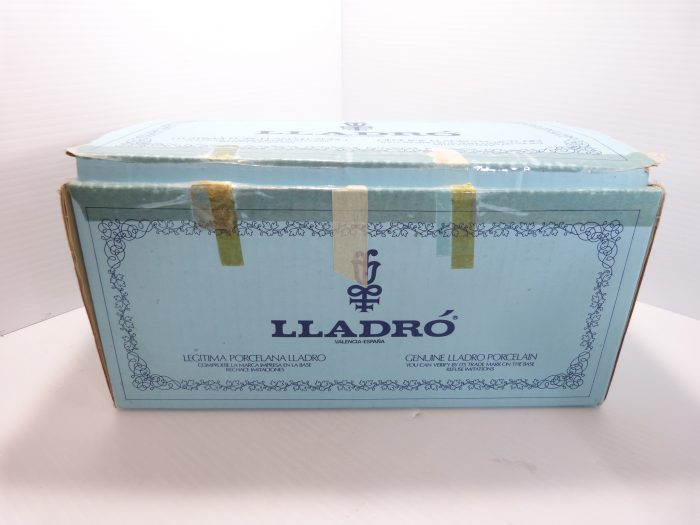 Lladro Siguiendo A Sus Gatitos “Following Your Kittens” 1309 Mint Boxed