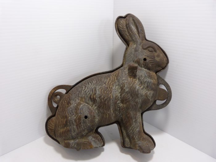 Rabbit Bunny Cast Iron Cocolate/Cake Mold Griswold 2 Pieces