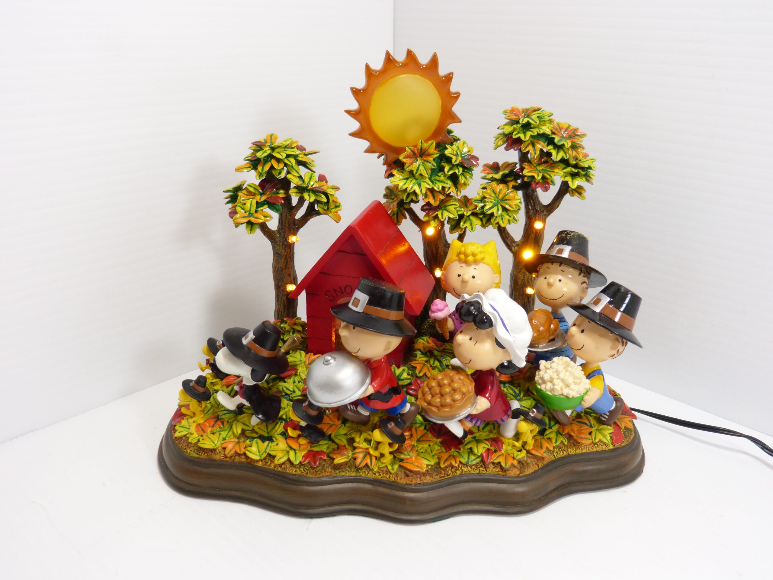 Peanuts Gang A Time To Give Thanks Danbury Mint Lighted Sculpture - Boxed