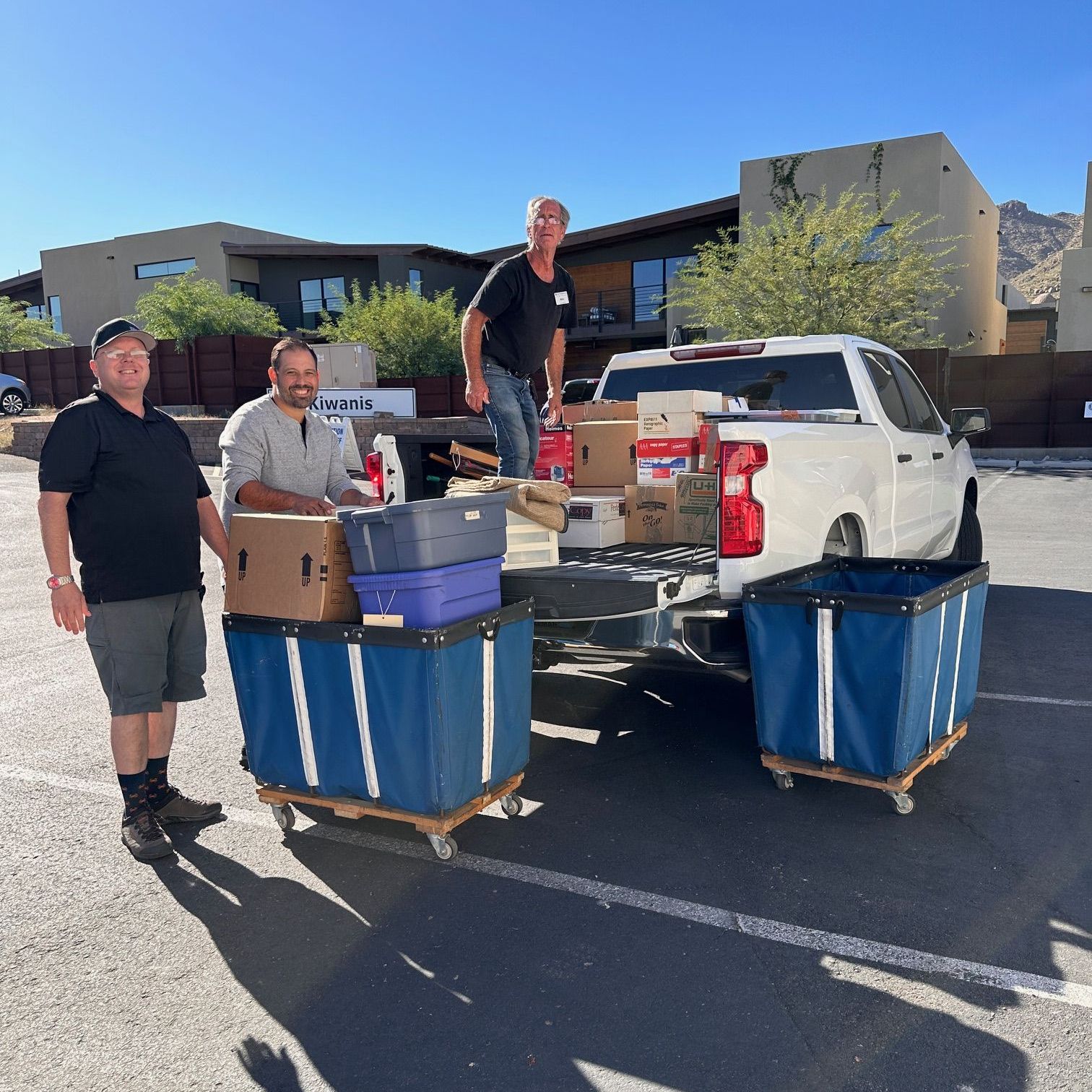 volunteer at the kiwanis marketplace